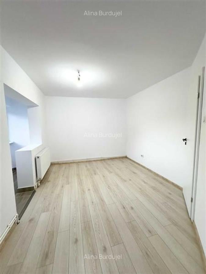 Decomandata, renovata, cu balcon, Racadau, Brasov - 2