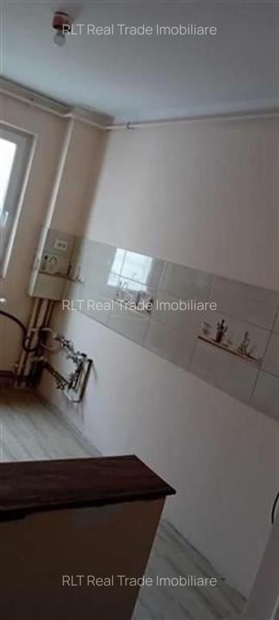 Apartament cu 2 camere semidecomandat în Tractorul - 11