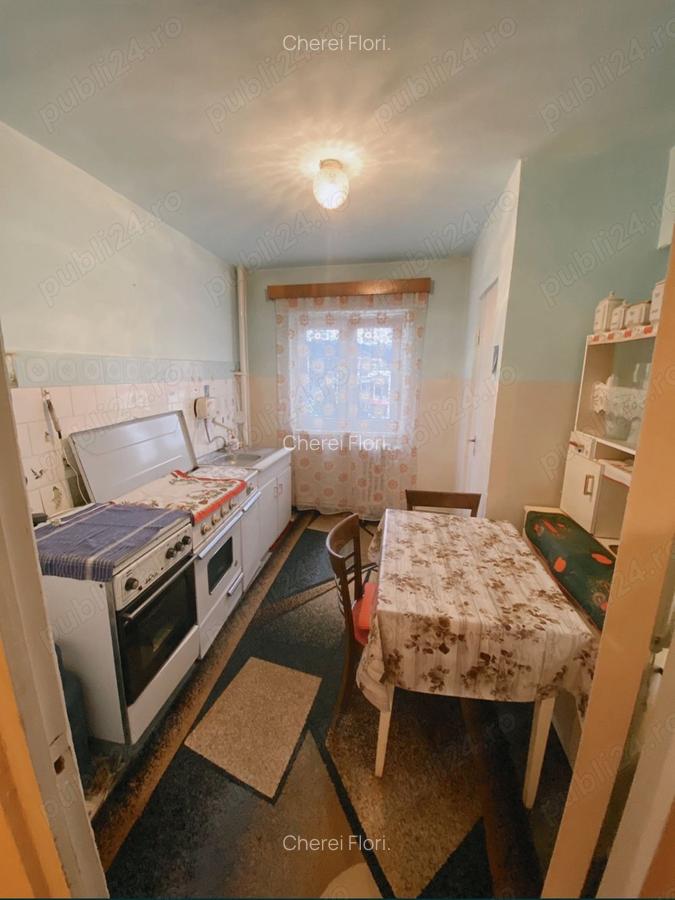 Vand apartament cu 2 camere in Brad - 3