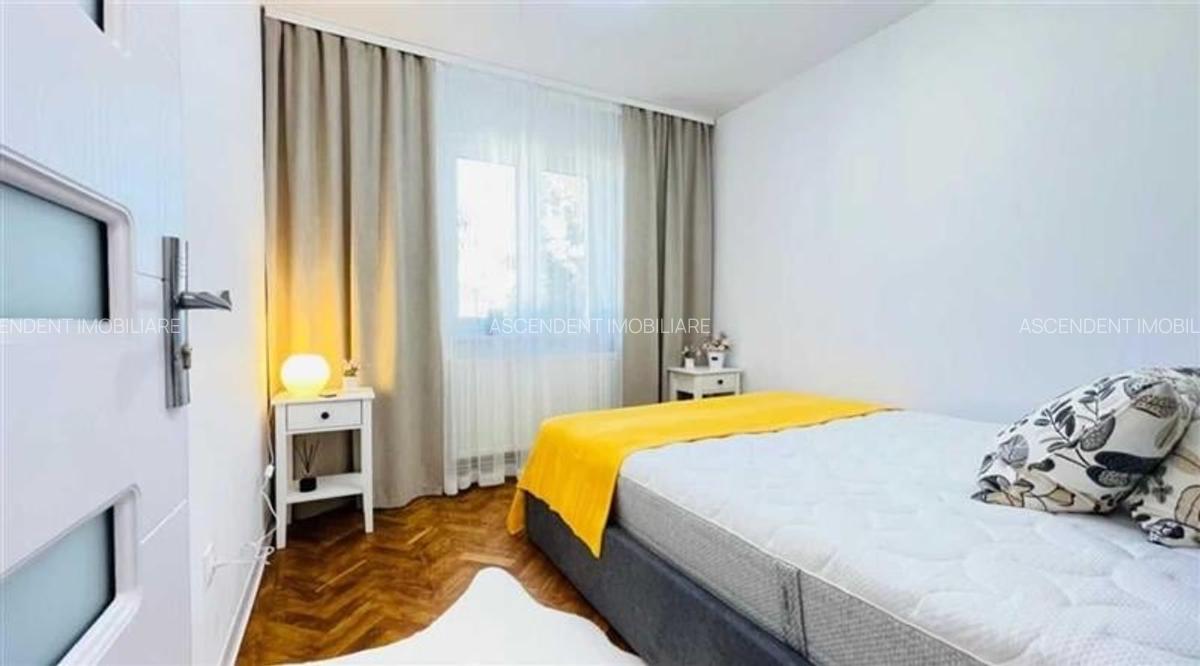 Apartament cu 2 camere decomandat în Florilor - 2