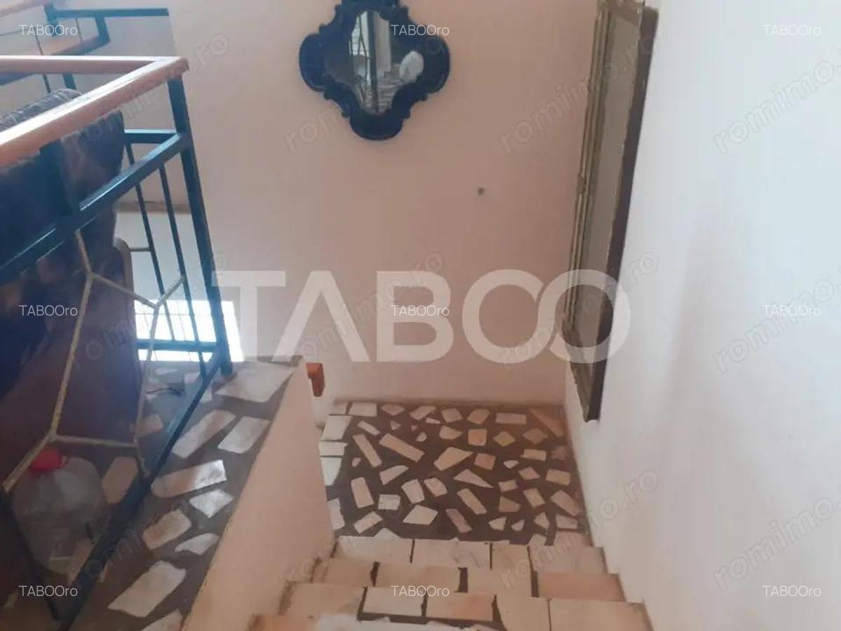 Casa 6 camere 3 bai curte si gradina 400 mp panouri fotovoltaice - 9