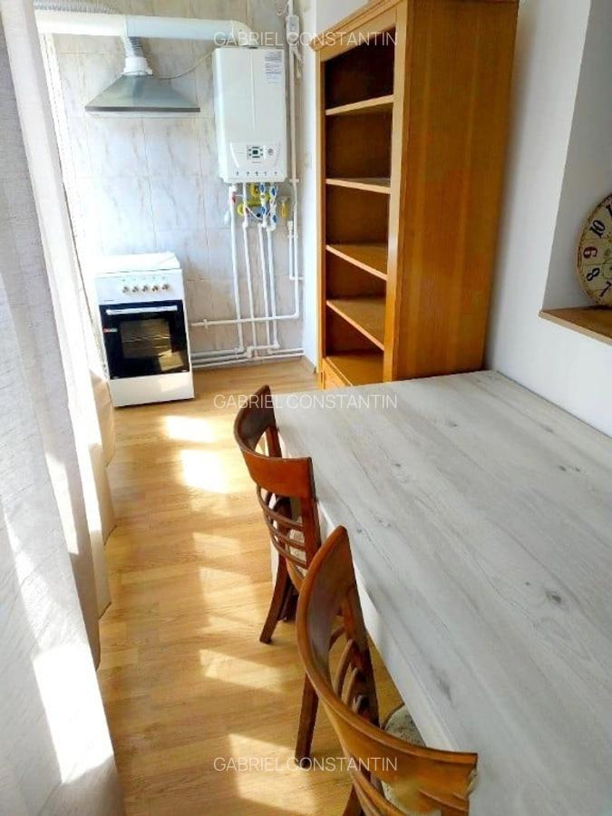 Apartament cu 2 camere semidecomandat, mobilat în Pajura - 6