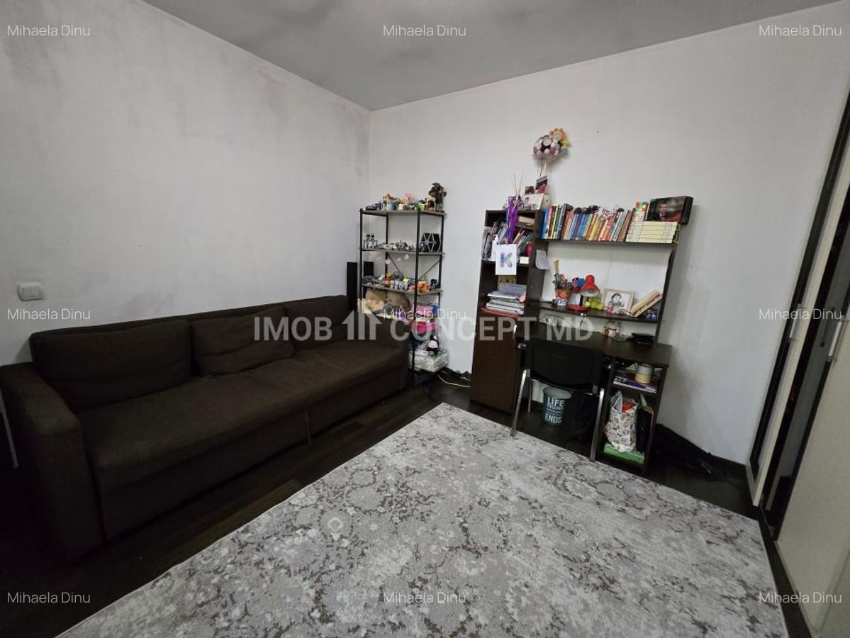 VANZARE CASA 3 CAMERE in zona Democratiei - 8