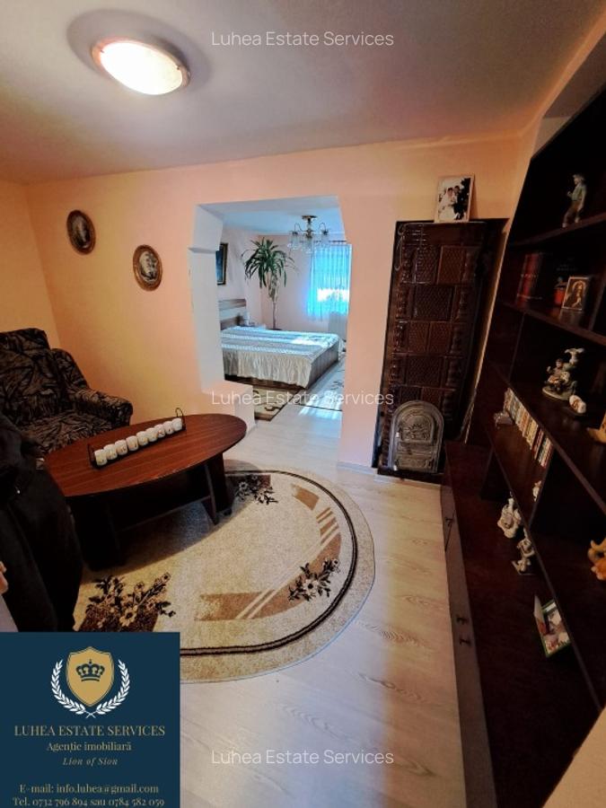 Casă formată din 2 clădiri P+M și P+1 - 2