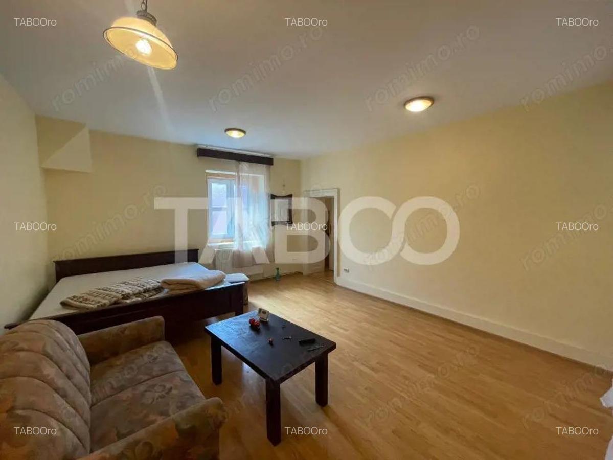 Apartament de inchiriat cu 4 camere si terasa Centrul Istoric Sibiu - 1