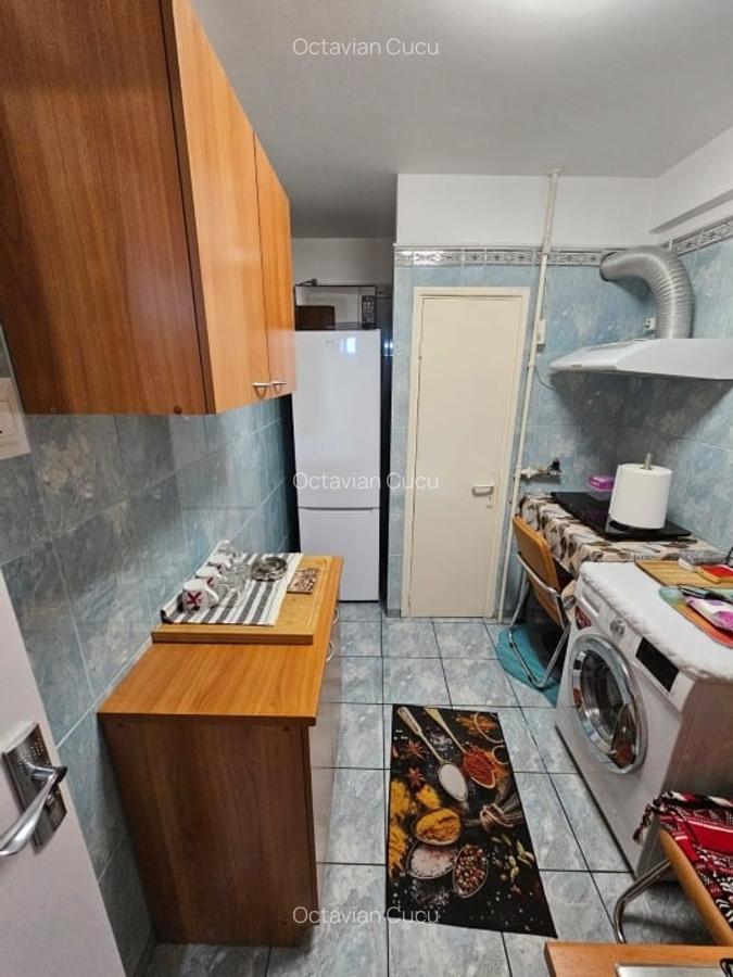 Apartament 2 camere, in blocul de la gura de metrou Eroii Revolutiei - 12