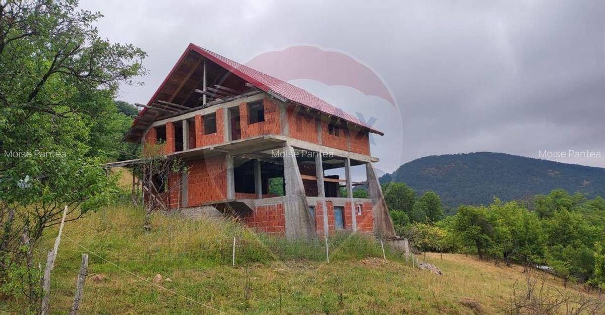 Casa de vacanta cu 6 camere de vanzare Suncuius - 1