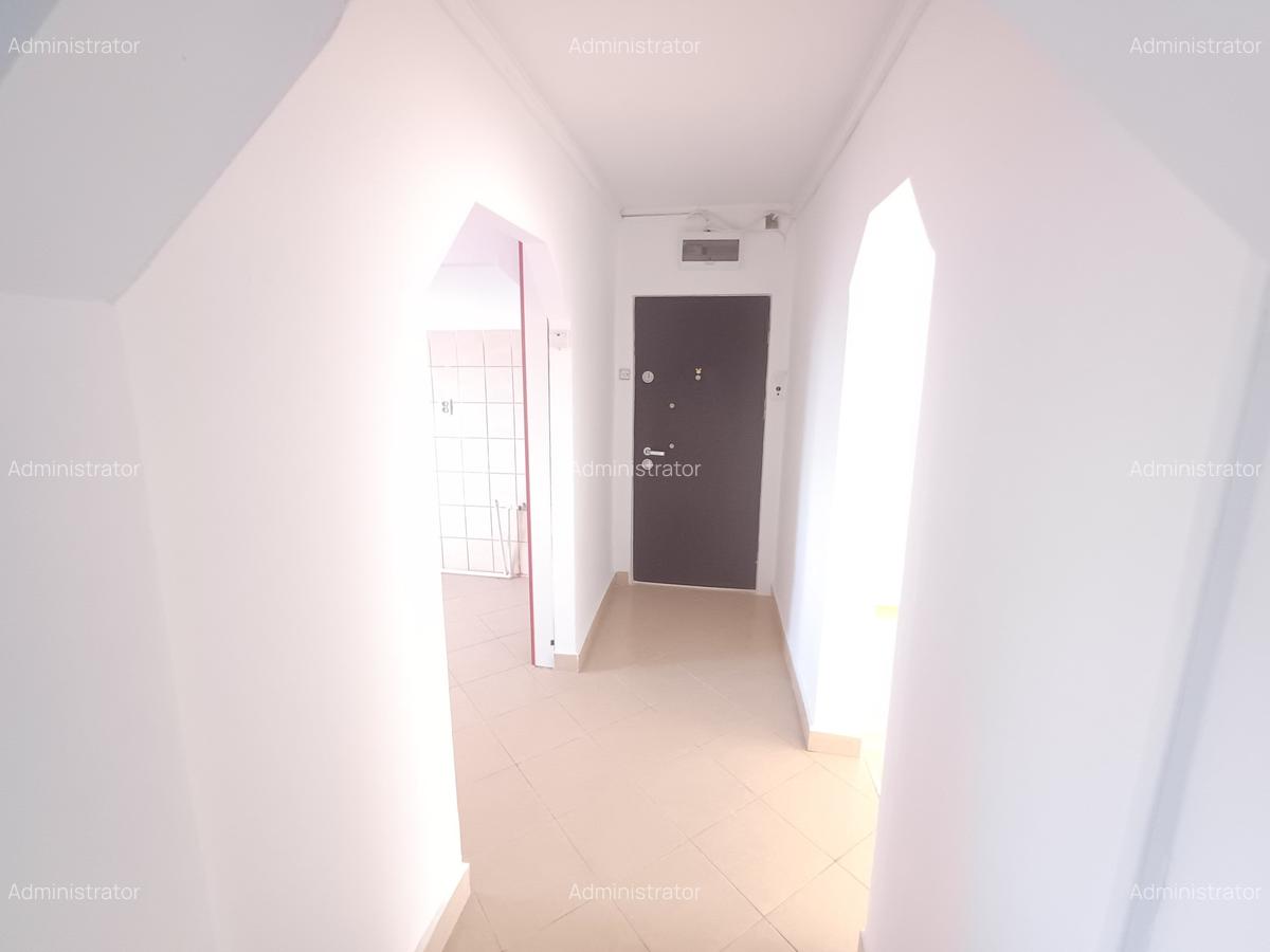 Vanzare  3 camere - Imobiliare MAXICONFORT - 1