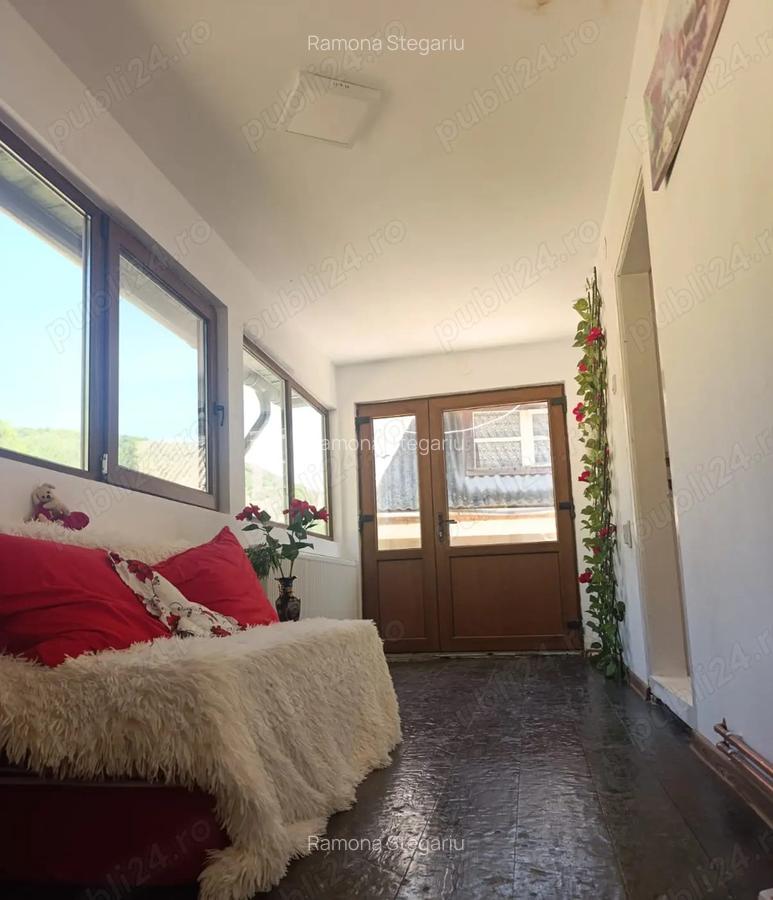 Oportunitate unica: casa de vacanta cu o priveliste de poveste, renovata, in Muntii Apuseni - 2