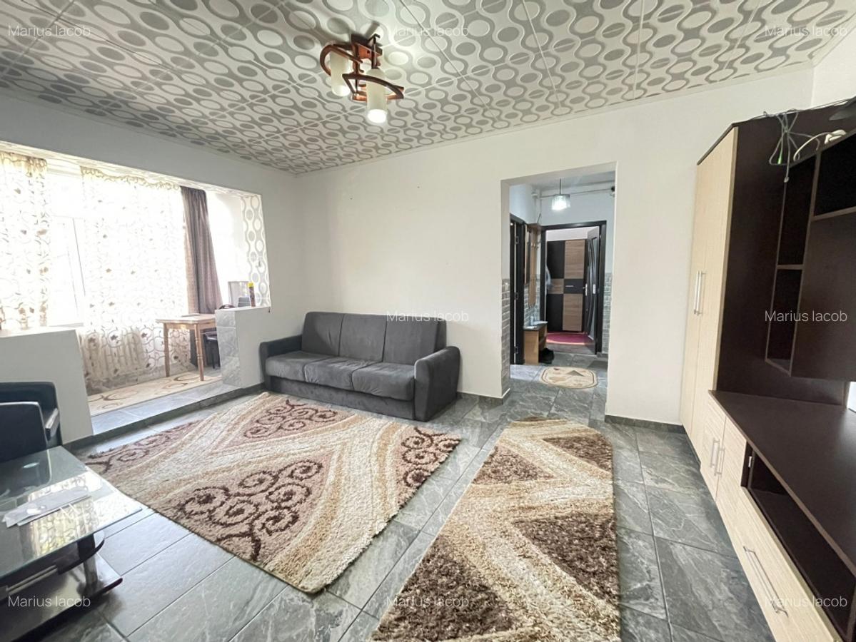 Apartament 3 camere-60 mp-Etaj 1-Podu Ros - 1