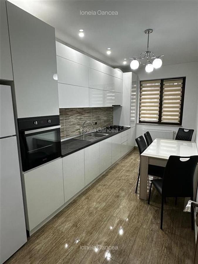 Garsoniera spatioasa in bloc nou din Coresi - 2