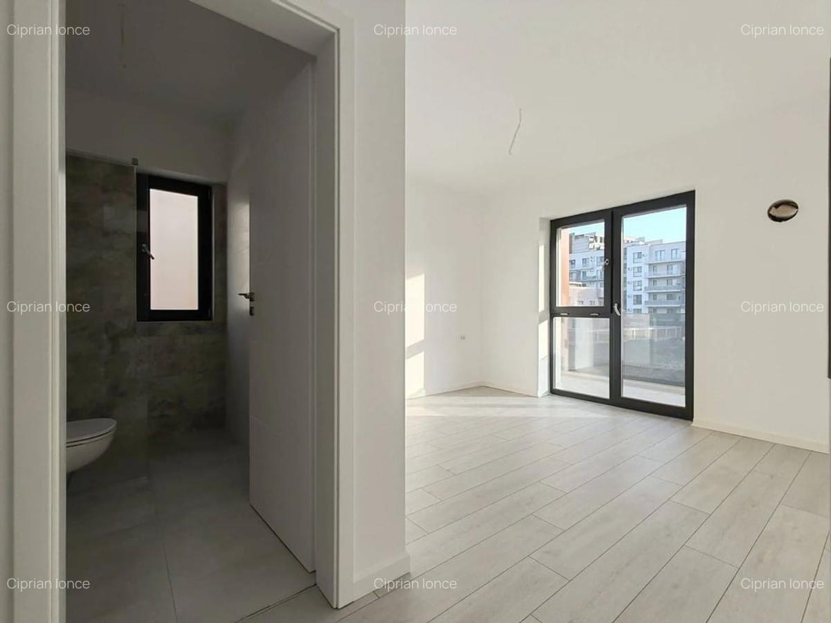 Apartament cu 3 camere decomandat în Titan - 11