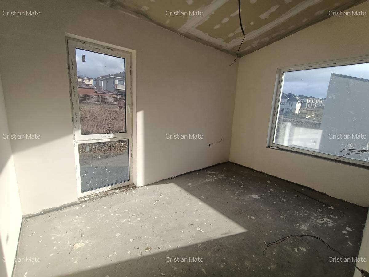 Casă cu 4 camere în Exterior Est - 11