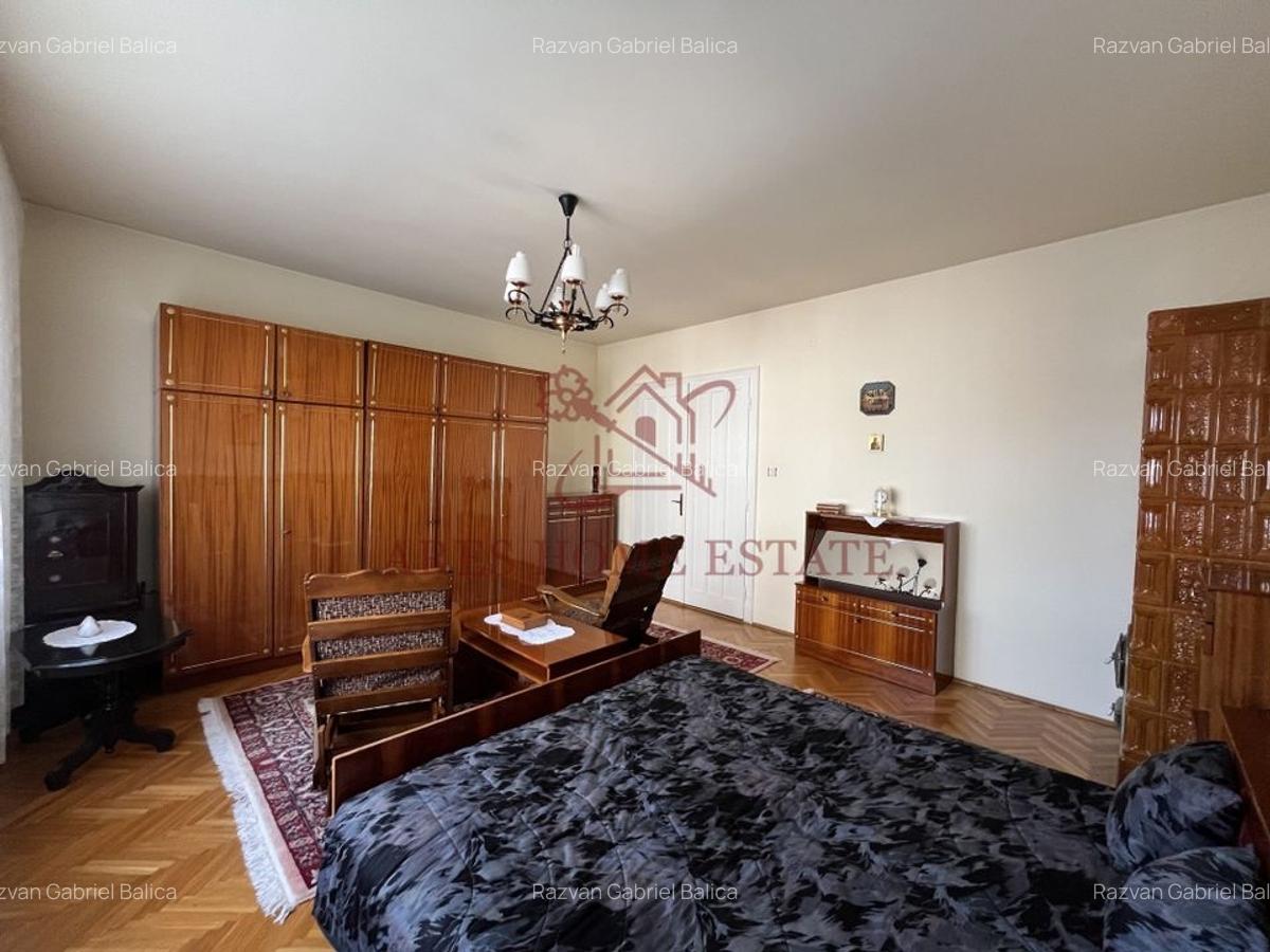 Vilă spațioasă 6 camere în centrul Lugoj – teren 471 mp, garaj - 9