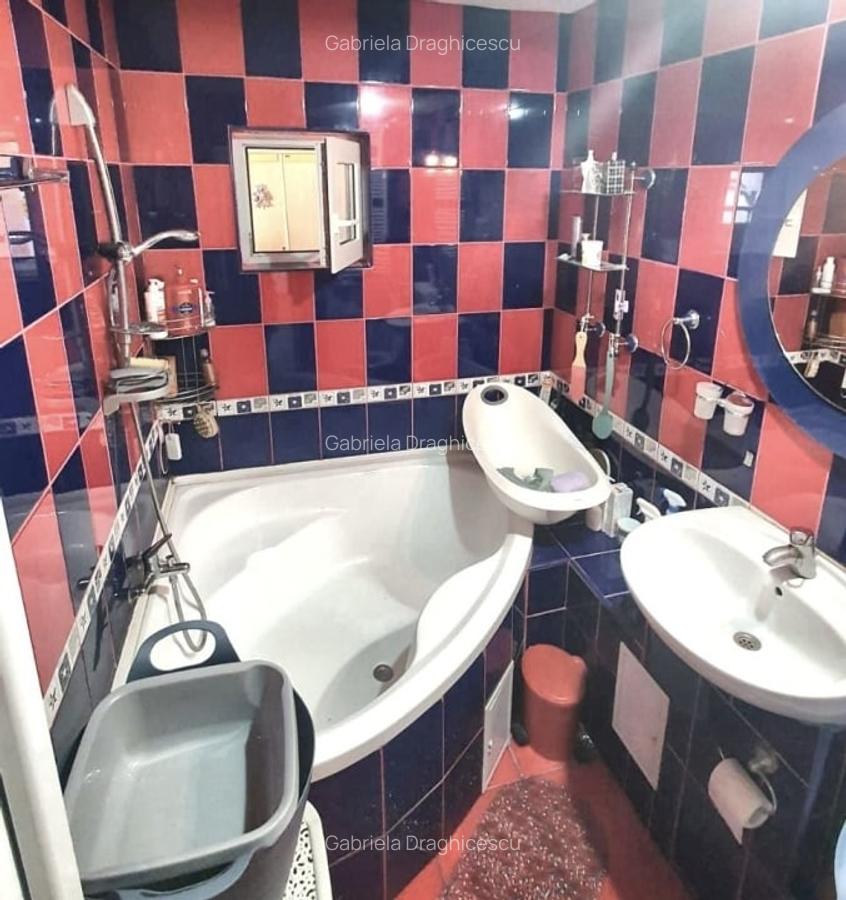 Apartament cu 4 camere decomandat în Colentina - 9