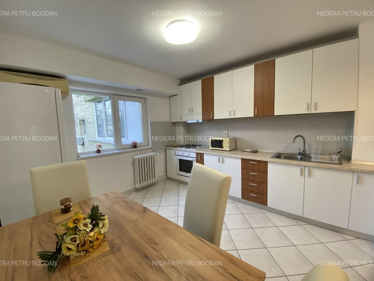 Romana,renovat nou,curat,cu spatii de depozitare. - 8