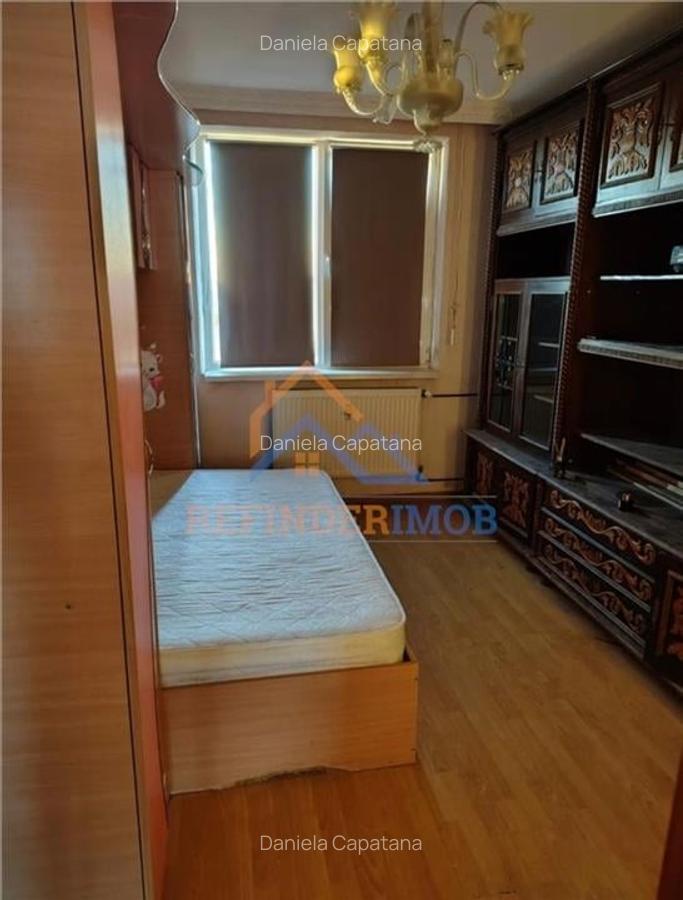 Apartament cu 3 camere semidecomandat în Valea Ialomiței - 3