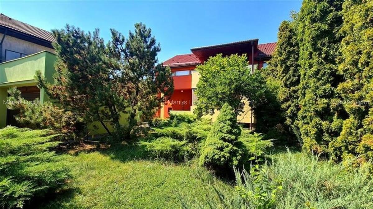 Casă cu 6 camere în Central - 2
