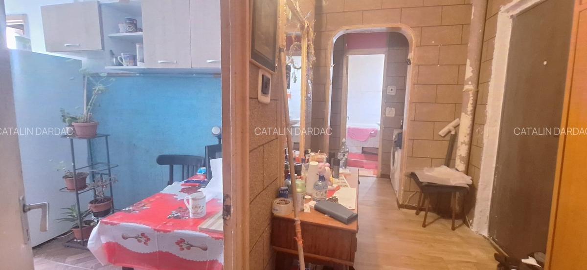SUPEROCAZIE ! POARTA 6 APARTAMENT 2 CAMERE DECOMANDATE 2 BALCOANE 62 MP. 75.00 E - 10