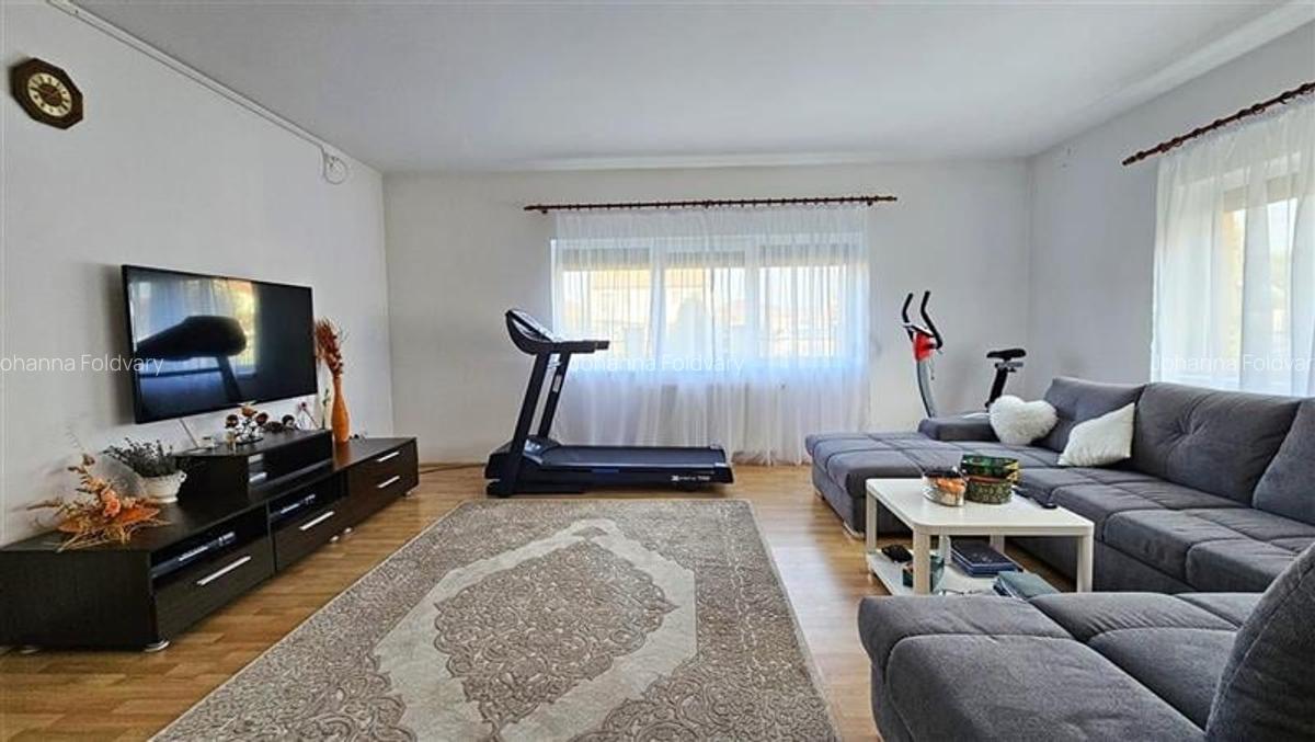 Casă cu 4 camere în Dumbrăvița - 2