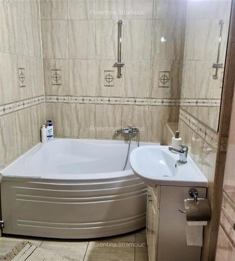 Trei camere cu doua bai, mobilat si utilat complet Centrul civic, Brasov - 5