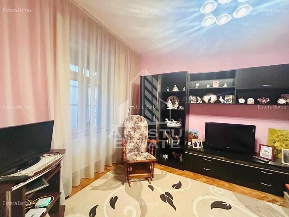 Apartament cu 3 camere semidecomandat, mobilat în P-ța Unirii - 3