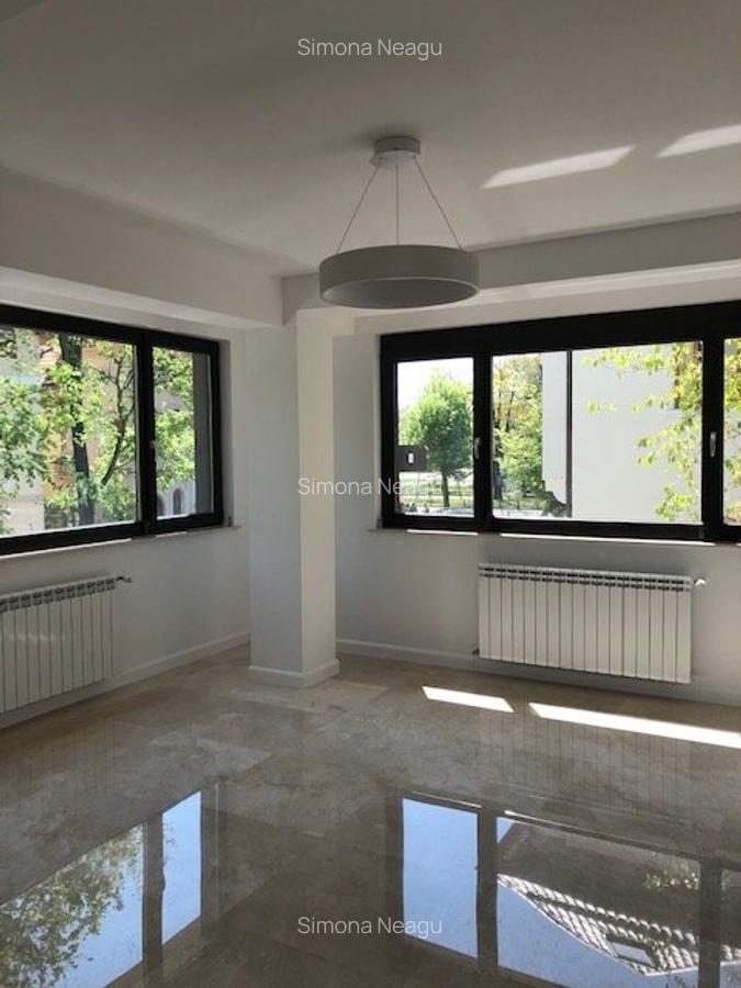 VILĂ MODERNĂ CU 8 CAMERE | ZONA DOROBANȚI - TVR | 300 MP UTILI | CURTE PRIVATĂ - 3
