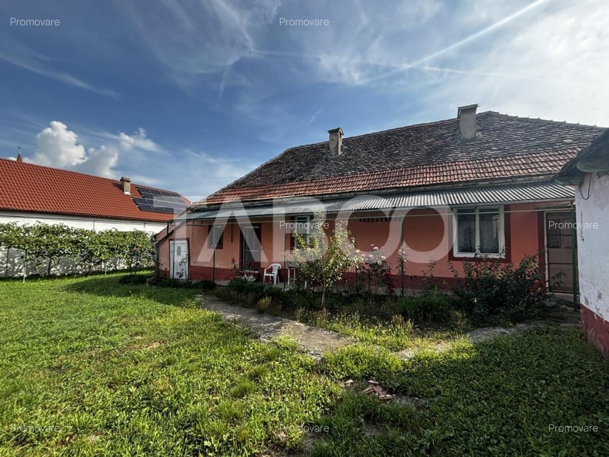 Casa saseasca de vanzare + bonus doua terenuri Seica Mare Sibiu - 1