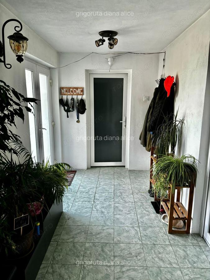 Vand casa spatioasa cu etaj cu 2000 mp teren - 7
