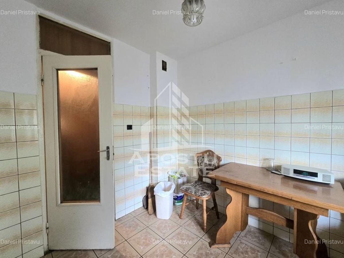 Apartament cu 3 camere decomandat, mobilat în Circumvalațiunii - 6