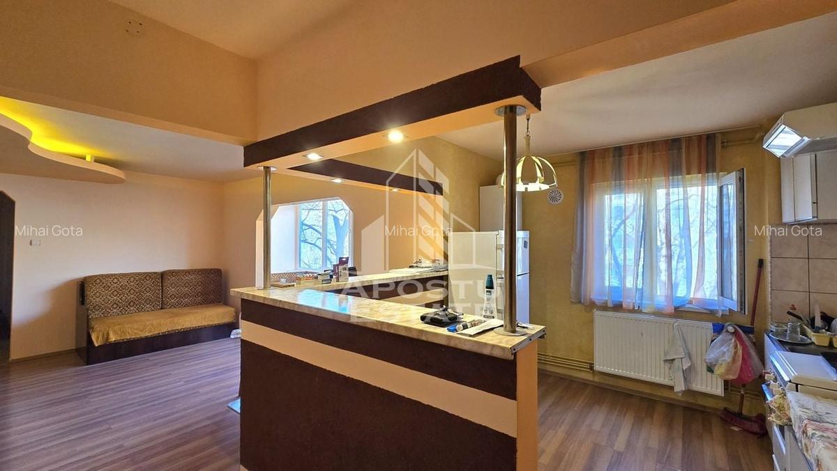 Apartament 3 camere, etaj 3, centrala proprie, zona Circumvalatiunii - 1