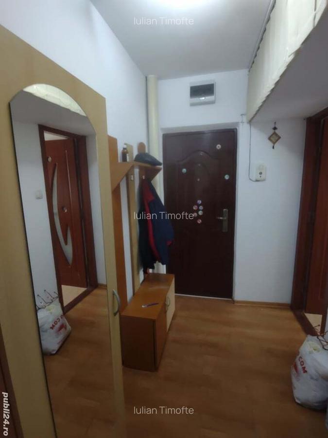 Inchiriez apartament cu 2 camere in Roman - 2