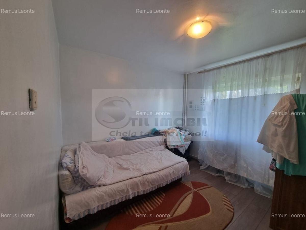 Apartament cu 4 camere, decomandat, in Alexandru Cel Bun ! - 4