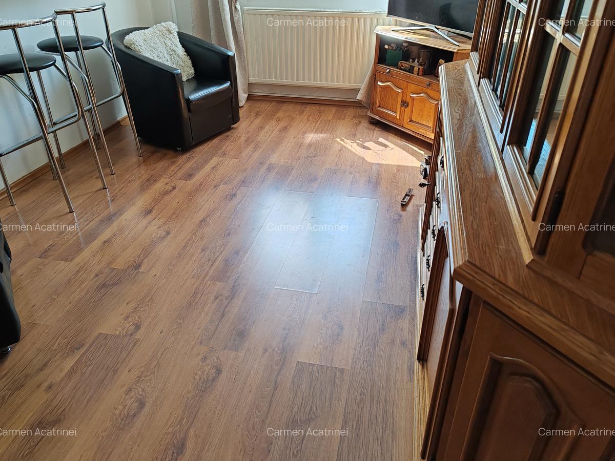 Apartament cu 3 camere decomandat în Răcădău - 1
