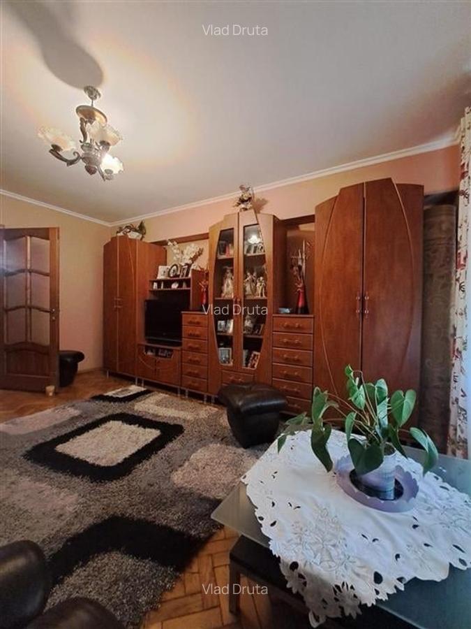 Apartament cu 3 camere decomandat în Central - 3