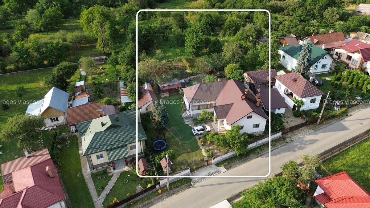 Casa de vanzare in Leresti - la baza muntelui Iezer. - 8
