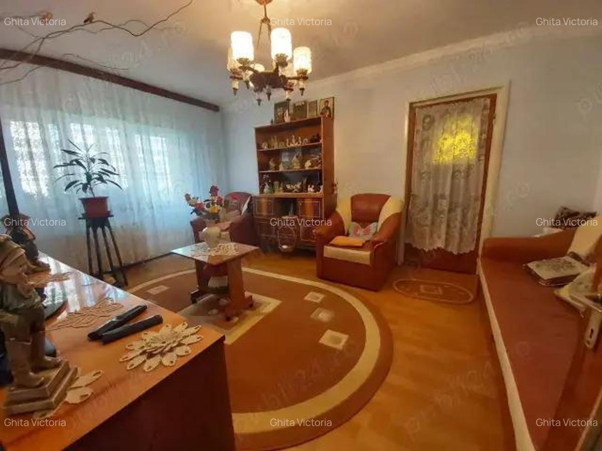 Apartament 3 camere, 74mp, zona Basarabia Diham, 120.000euro - 2