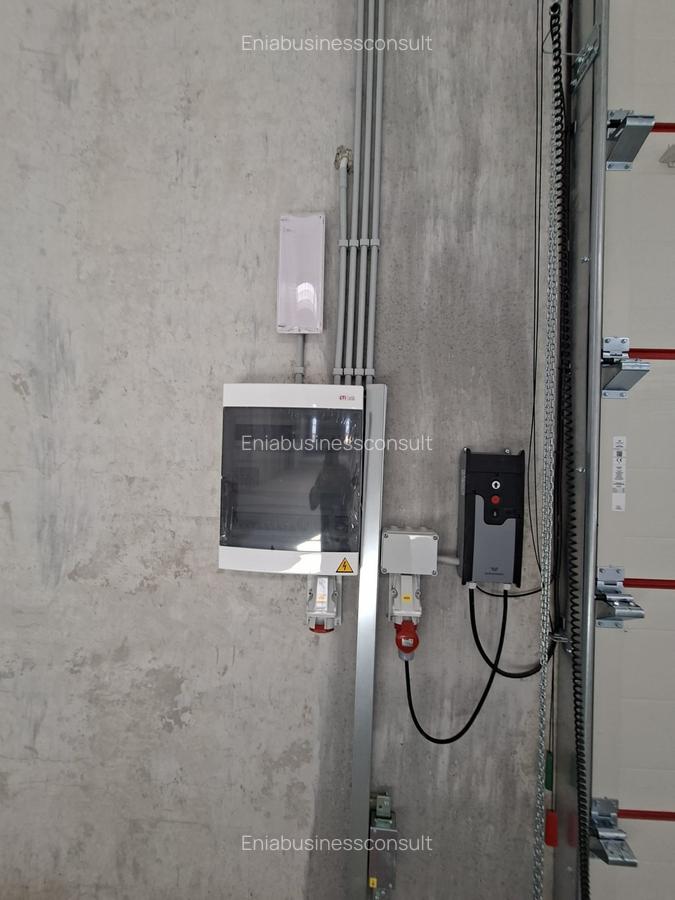 Hala beton 3000 mp, ideal fabrica, 10 Porti TIR, dedicat 400 kw - 4