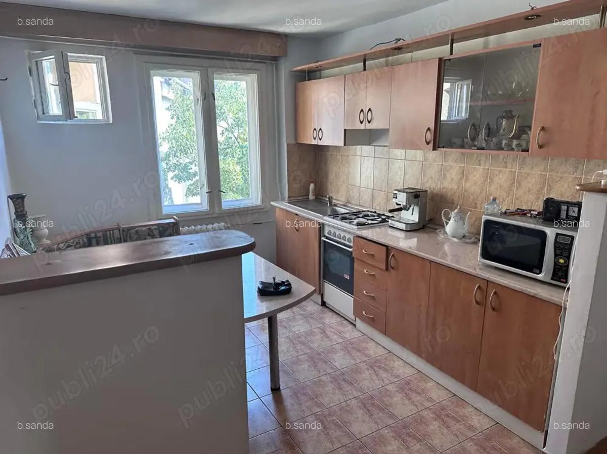 Vand apartament 2 camere, zona Nufarul - 7