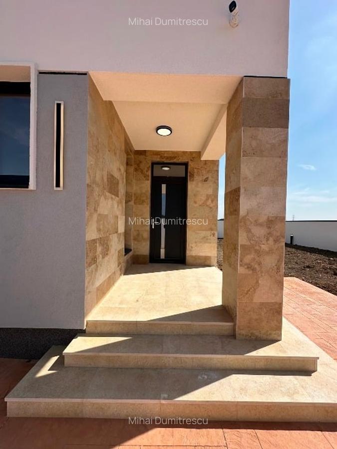 Vila de Lux langa lac in Pantelimon (Str. Calimanesti) | 325.000 Euro - 2