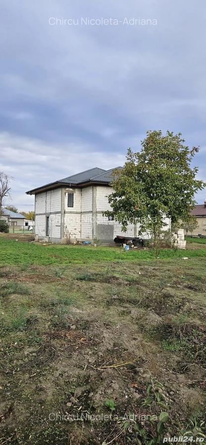 Casa de vanzare locul ideal pentru lini?te, natura ?i confort! - 7