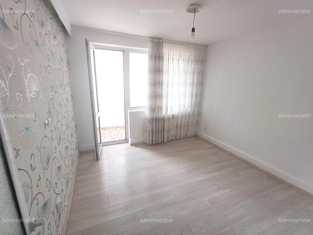 Vanzare  3 camere - Imobiliare MAXICONFORT - 4