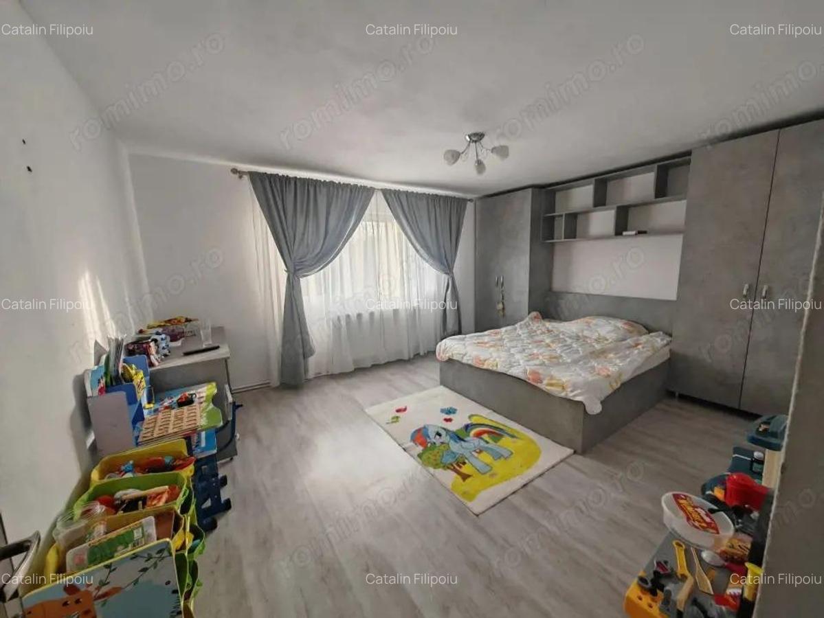 Constructie S+P+1E+M si teren generos 2014 mp, I.L. Caragiale, Dambovita - 4