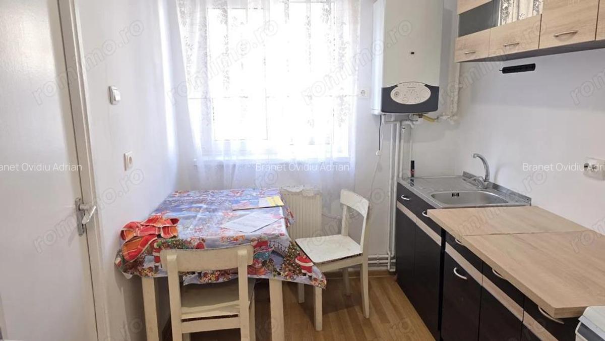 Vand sau inchiriez apartament 4 camere in Deva, zona Pietei Centrale, etaj 3, - 2