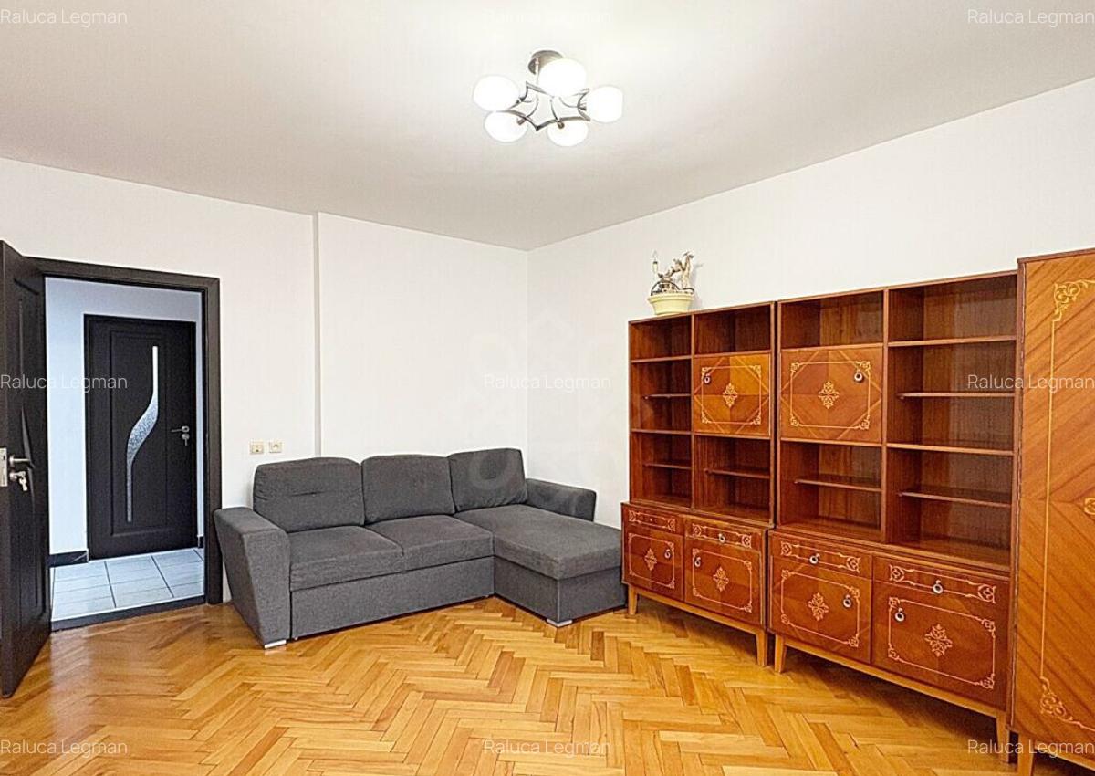 Apartament cu 3 camere pe strada Republicii - 11