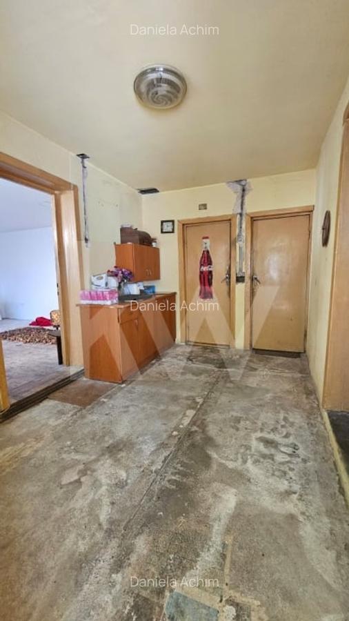 Casa individuala compusa din doua apartamente, cu teren liber de 540 mp - 18