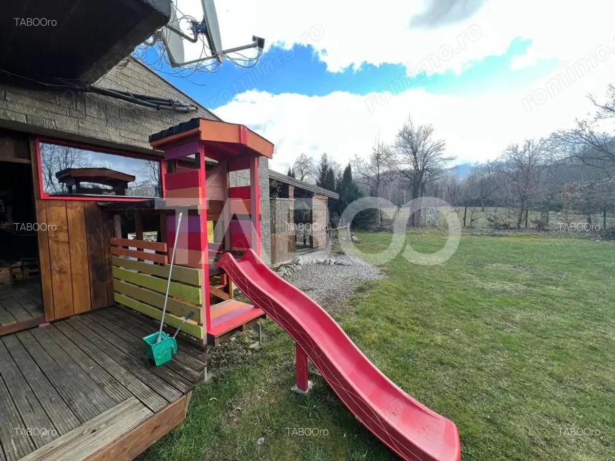 Pensiune moderna de vanzare la cheie in Vistisoara cu 1800 mp de teren - 1