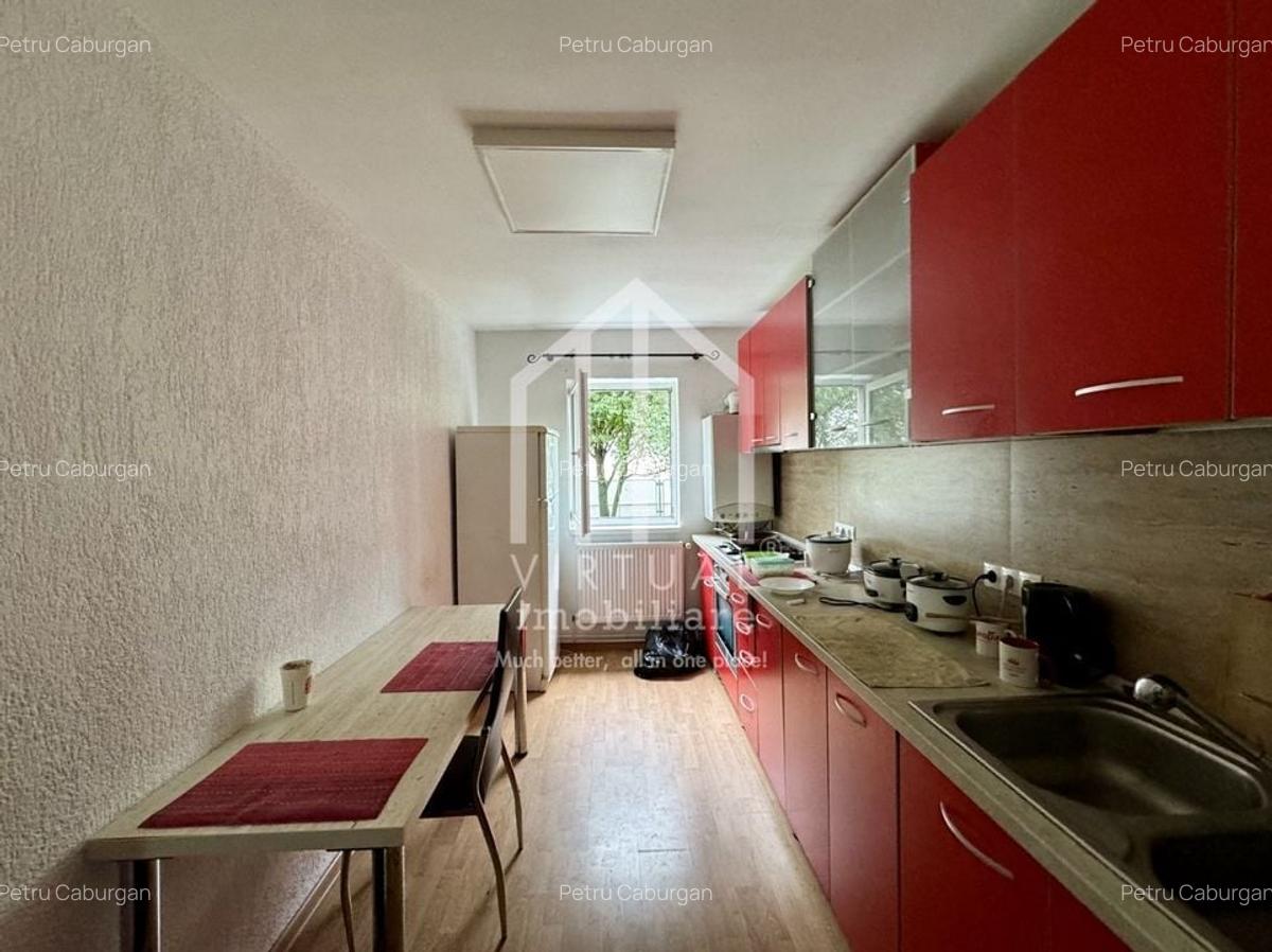Apartament cu 3 camere, pivnita | zona Vasile Aaron. - 2