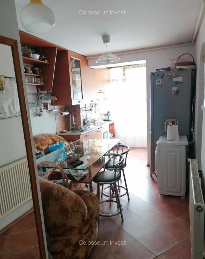 Apartament 2 camere, decomandat - zona Astra - 3