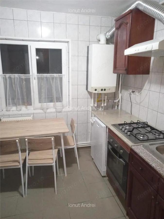 De inchiriat apartament decomandat zona Canta - 2